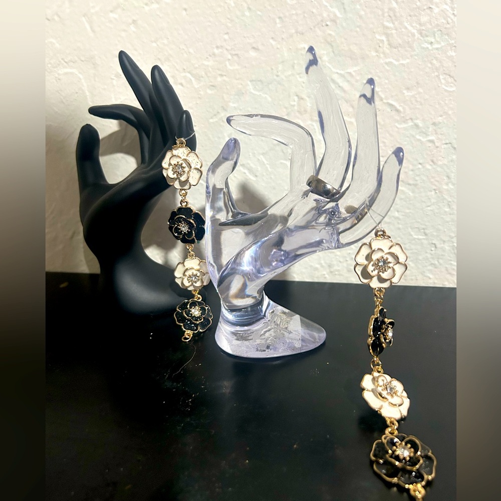 Home decor sculptures